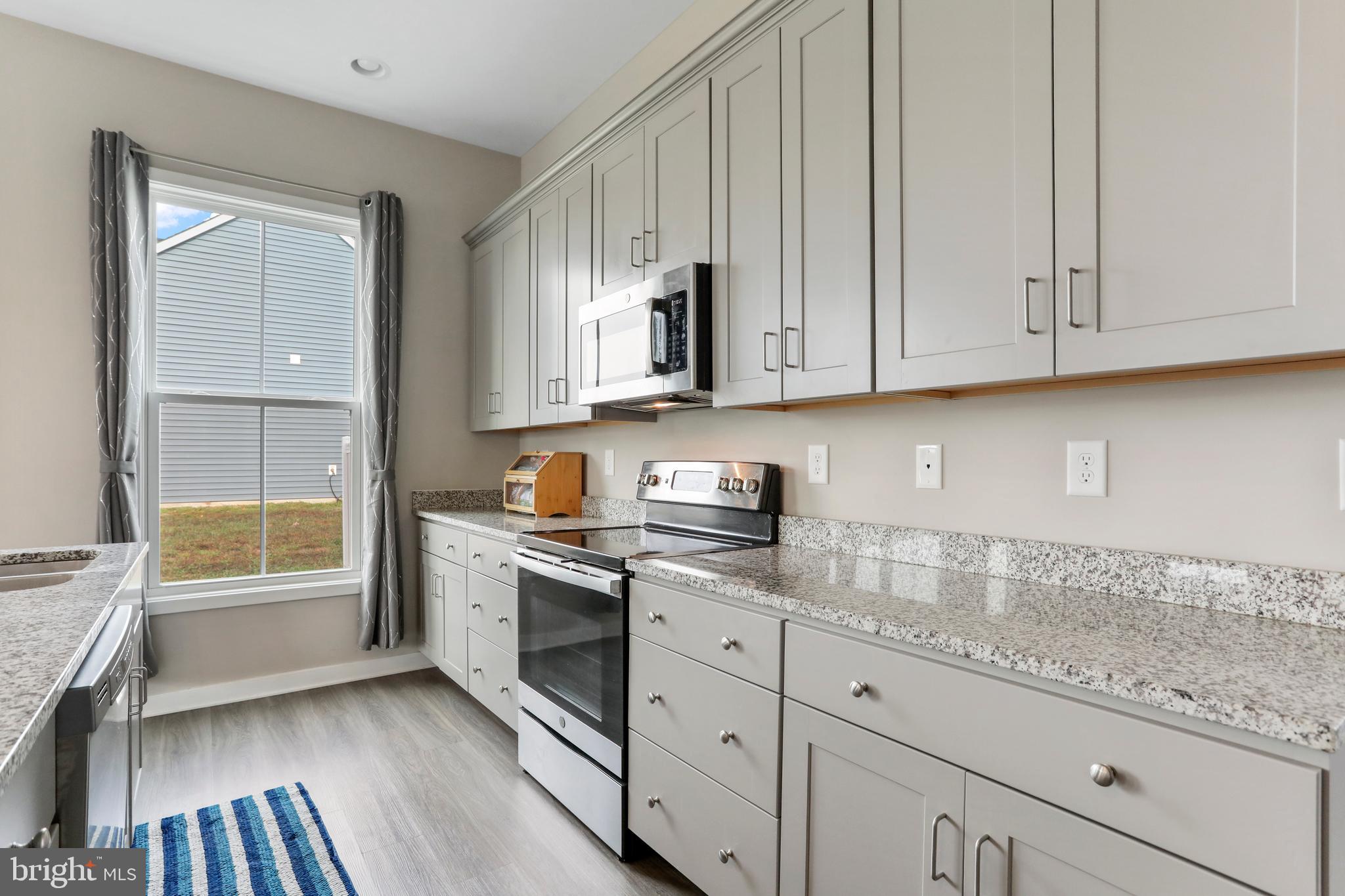 NADENBOUSCH PINES - Residential