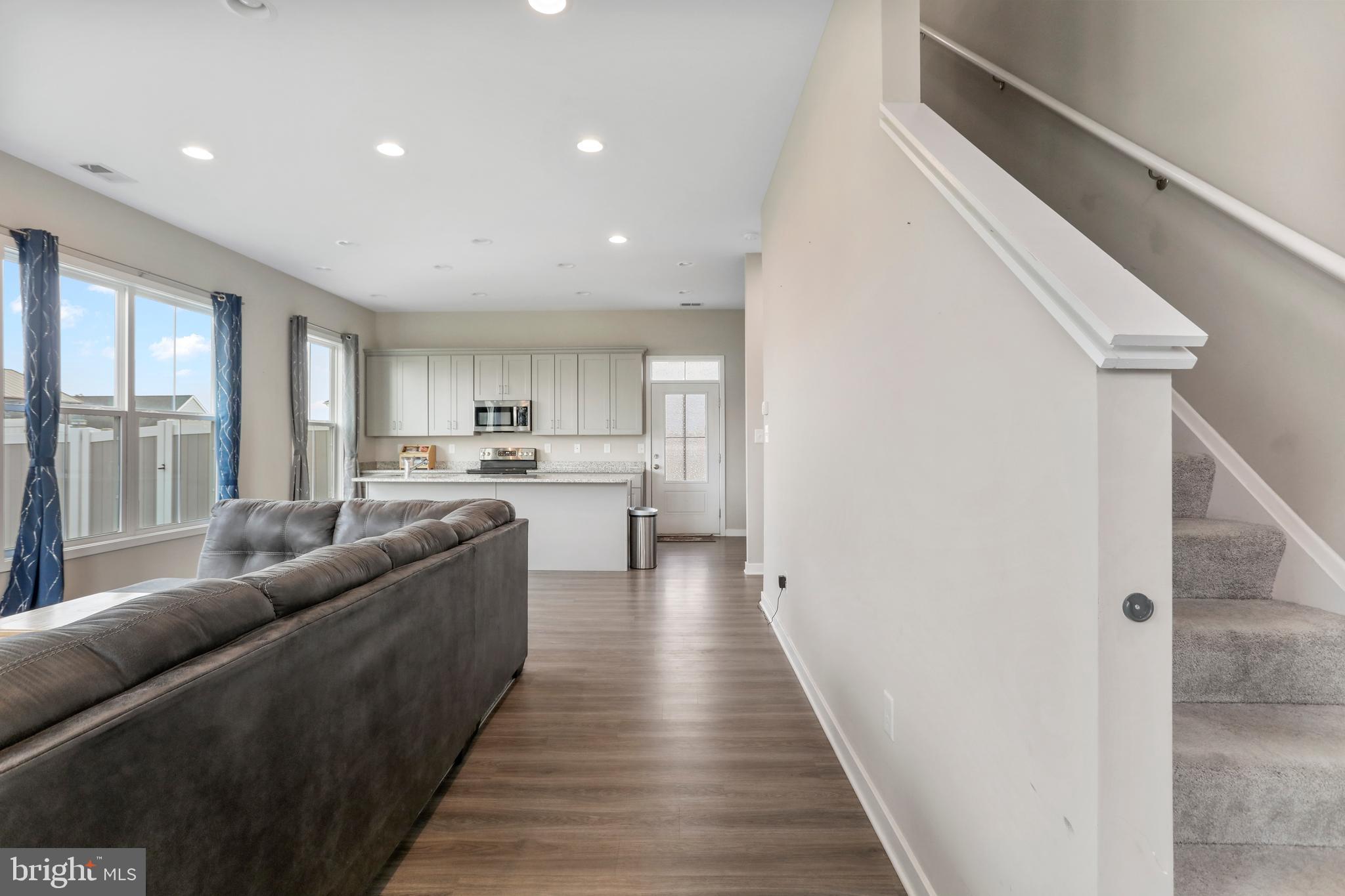 NADENBOUSCH PINES - Residential