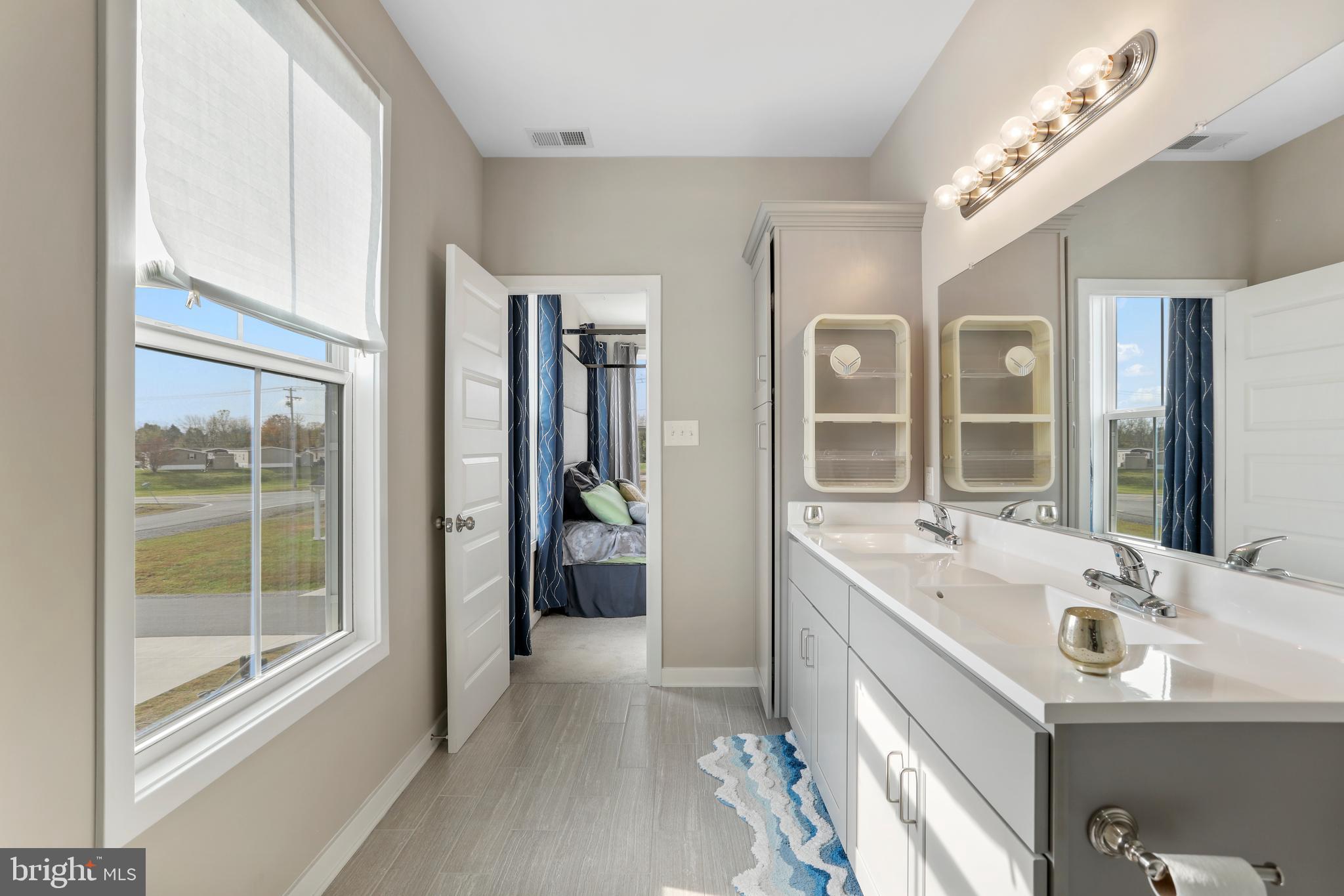 NADENBOUSCH PINES - Residential