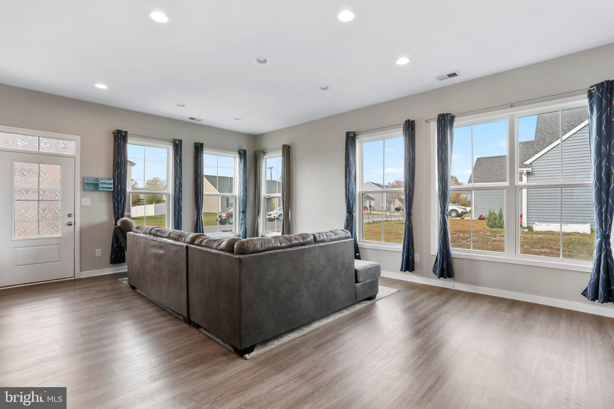 NADENBOUSCH PINES - Residential