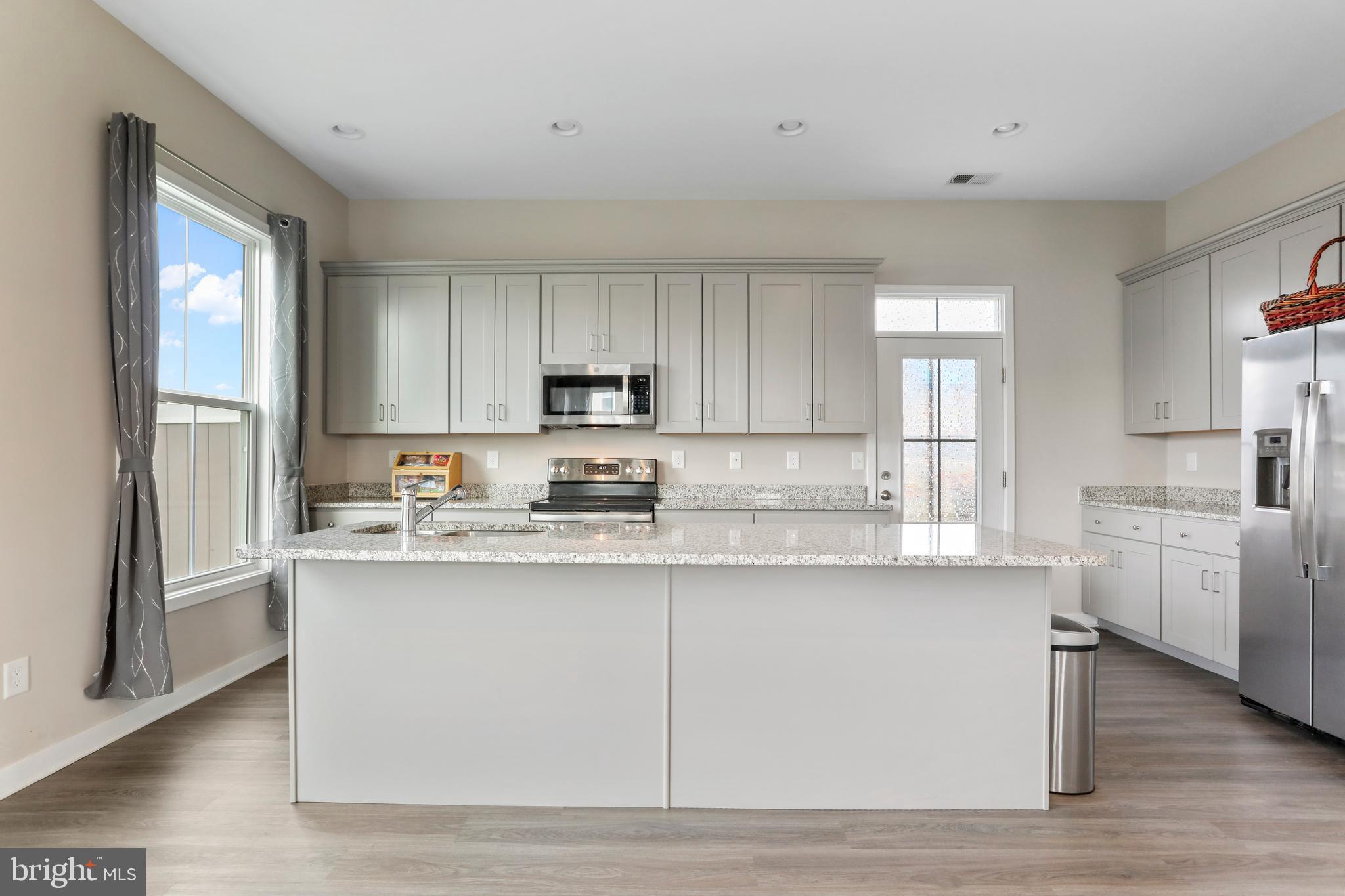 NADENBOUSCH PINES - Residential