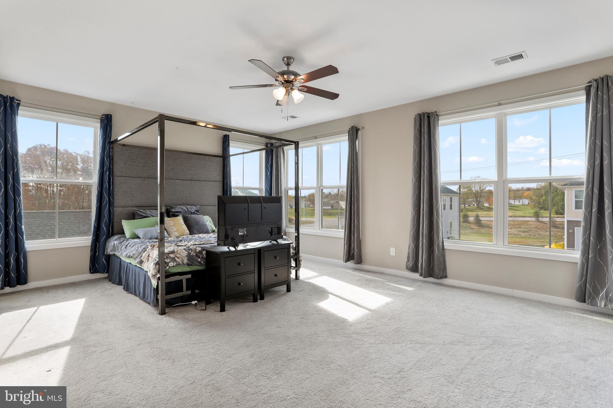 NADENBOUSCH PINES - Residential