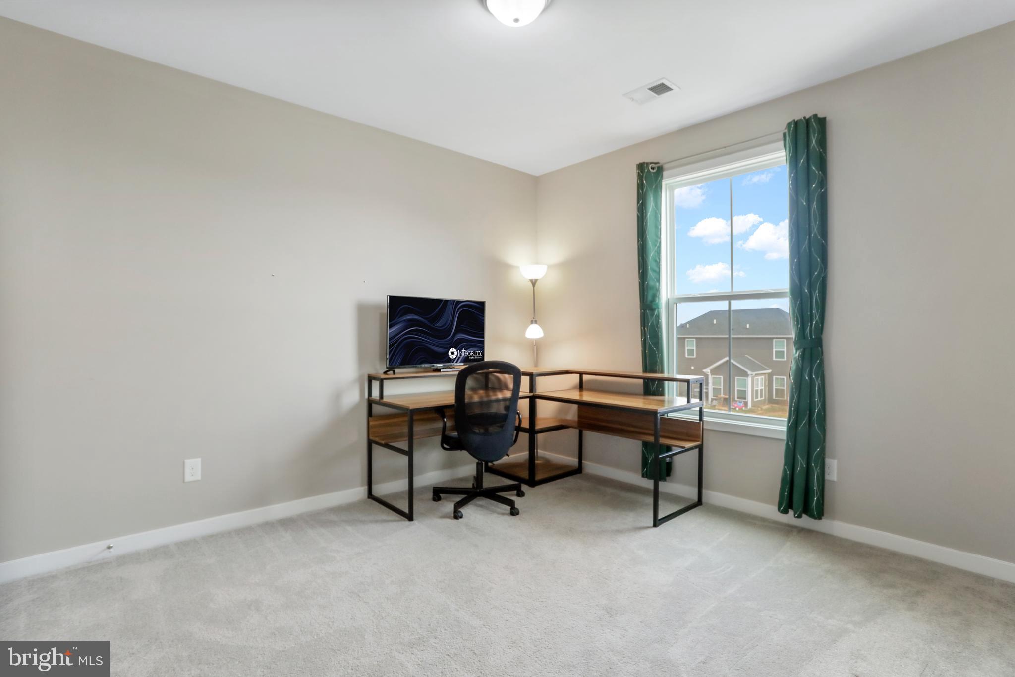 NADENBOUSCH PINES - Residential