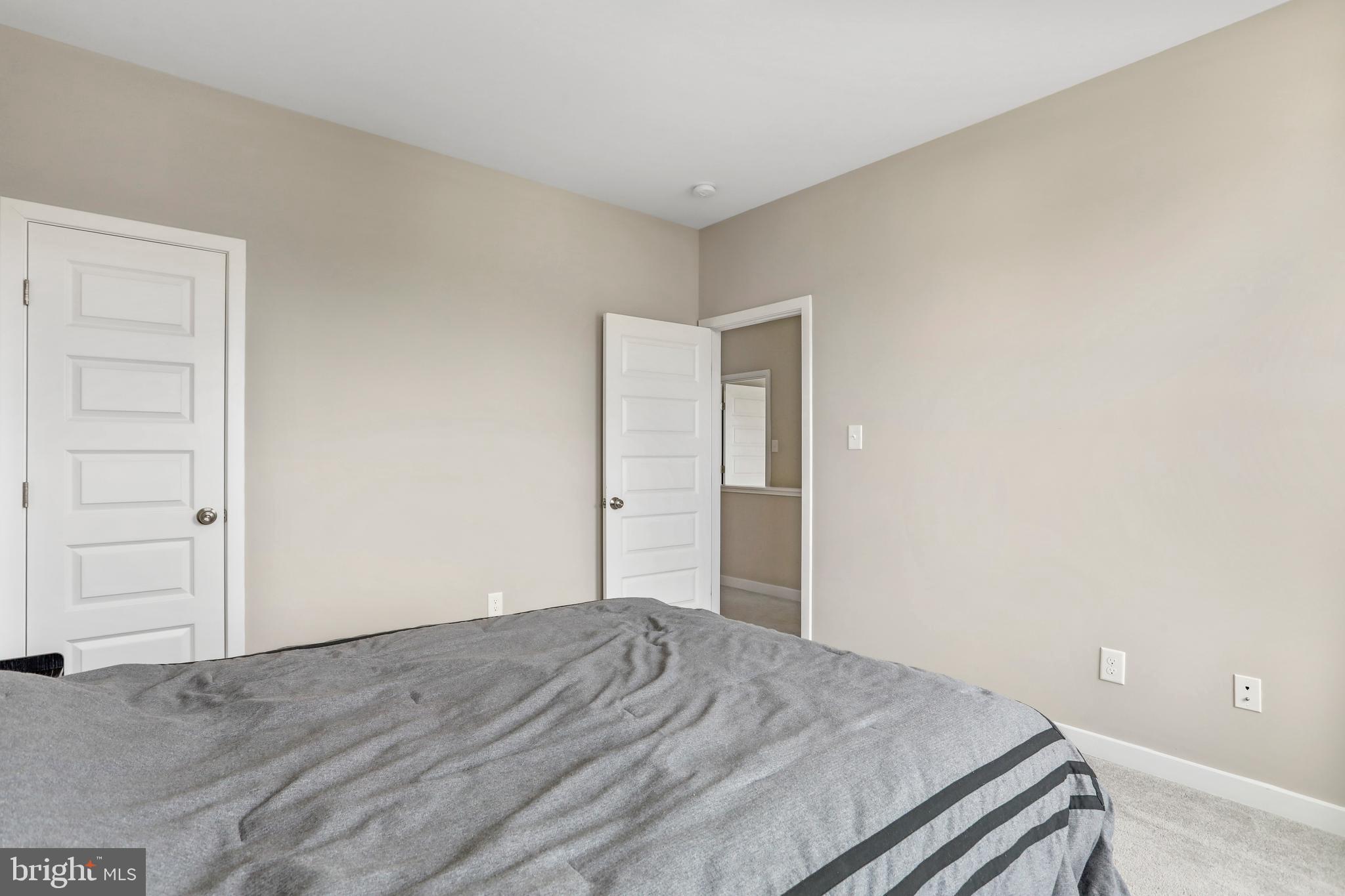 NADENBOUSCH PINES - Residential