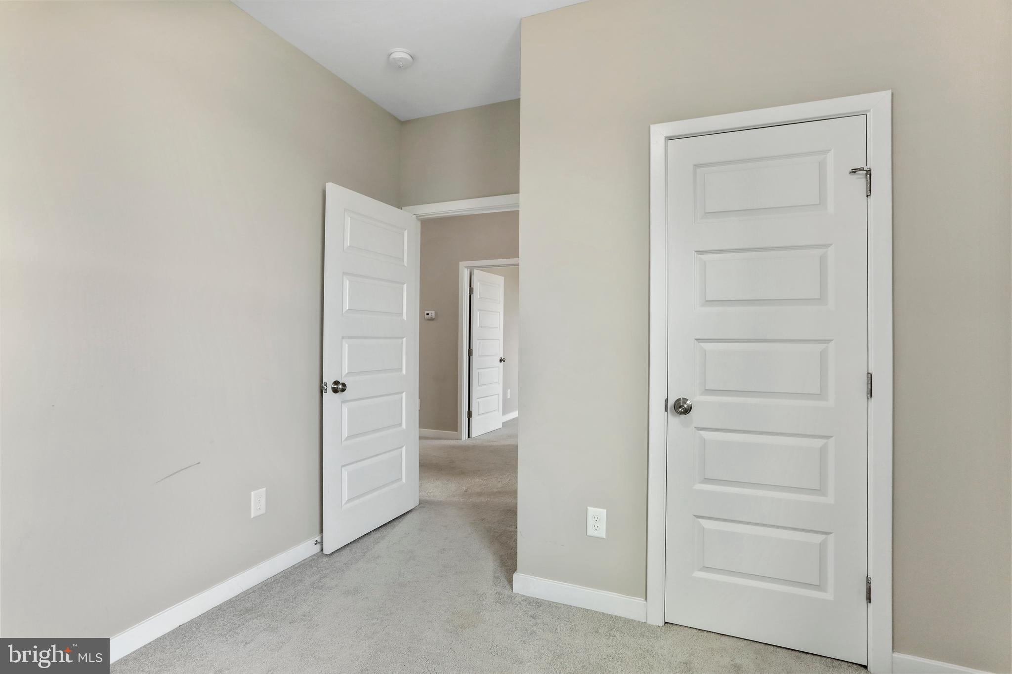 NADENBOUSCH PINES - Residential