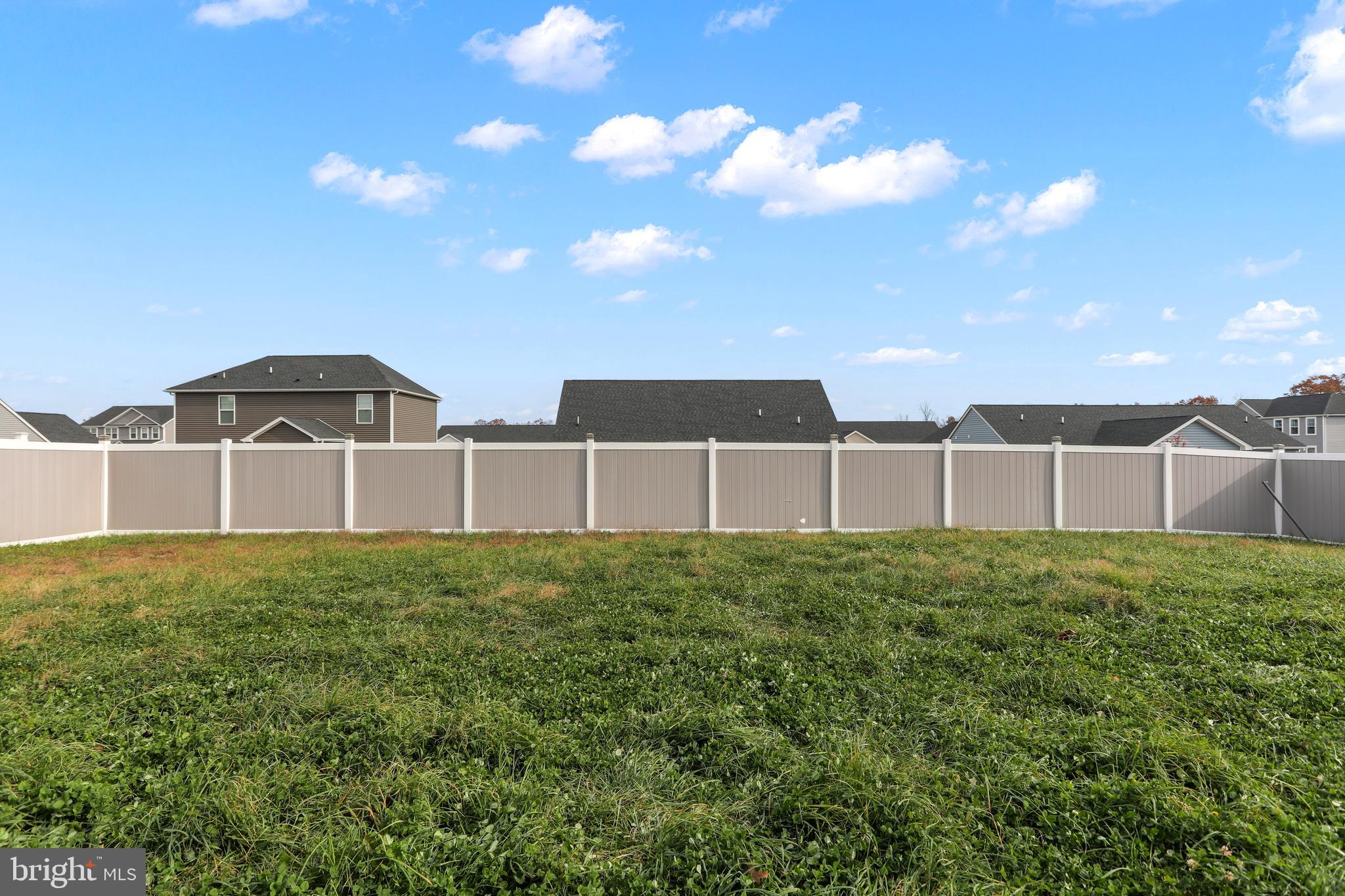 NADENBOUSCH PINES - Residential