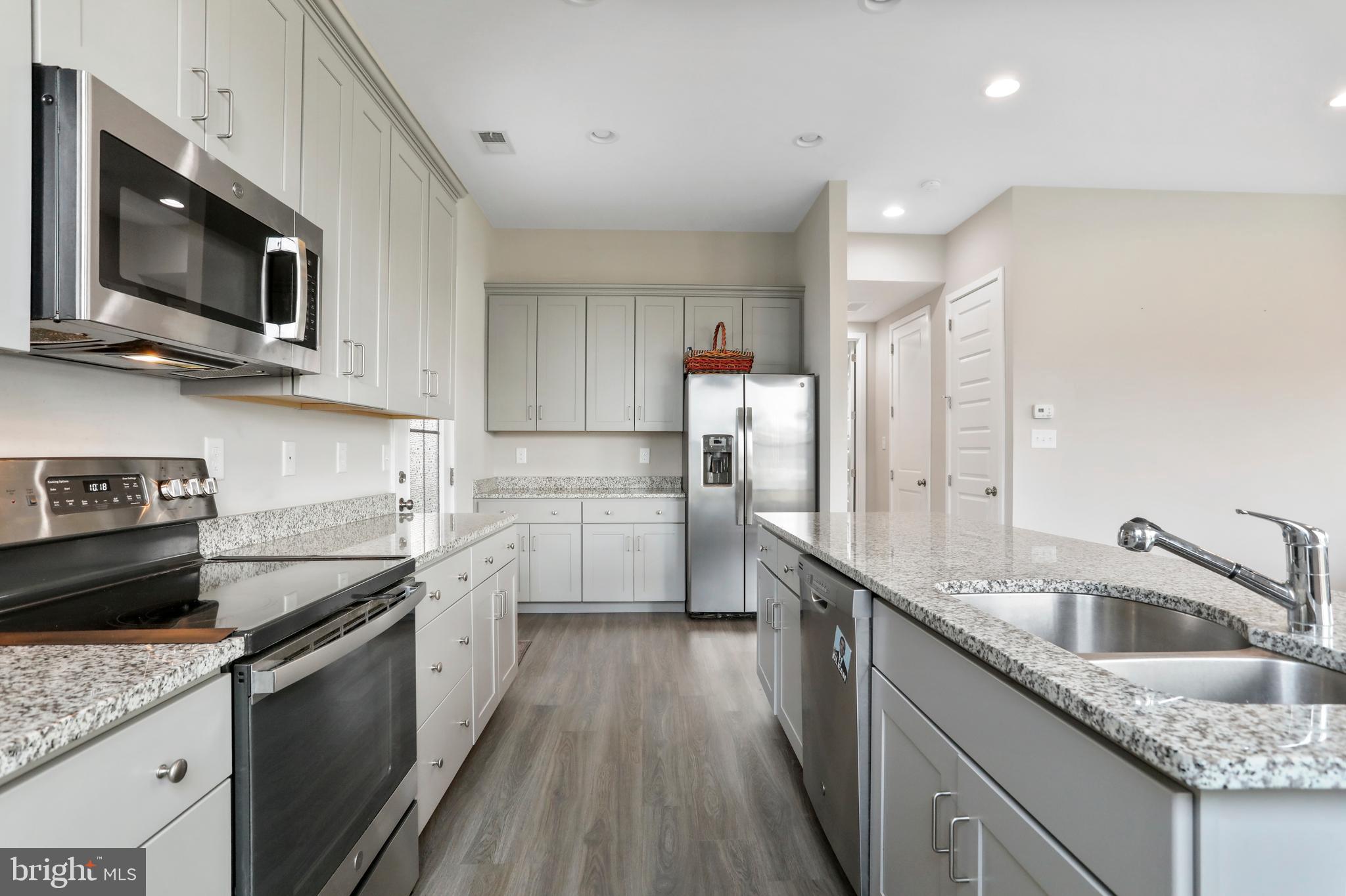 NADENBOUSCH PINES - Residential