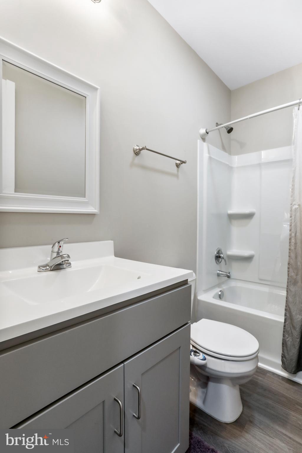 NADENBOUSCH PINES - Residential