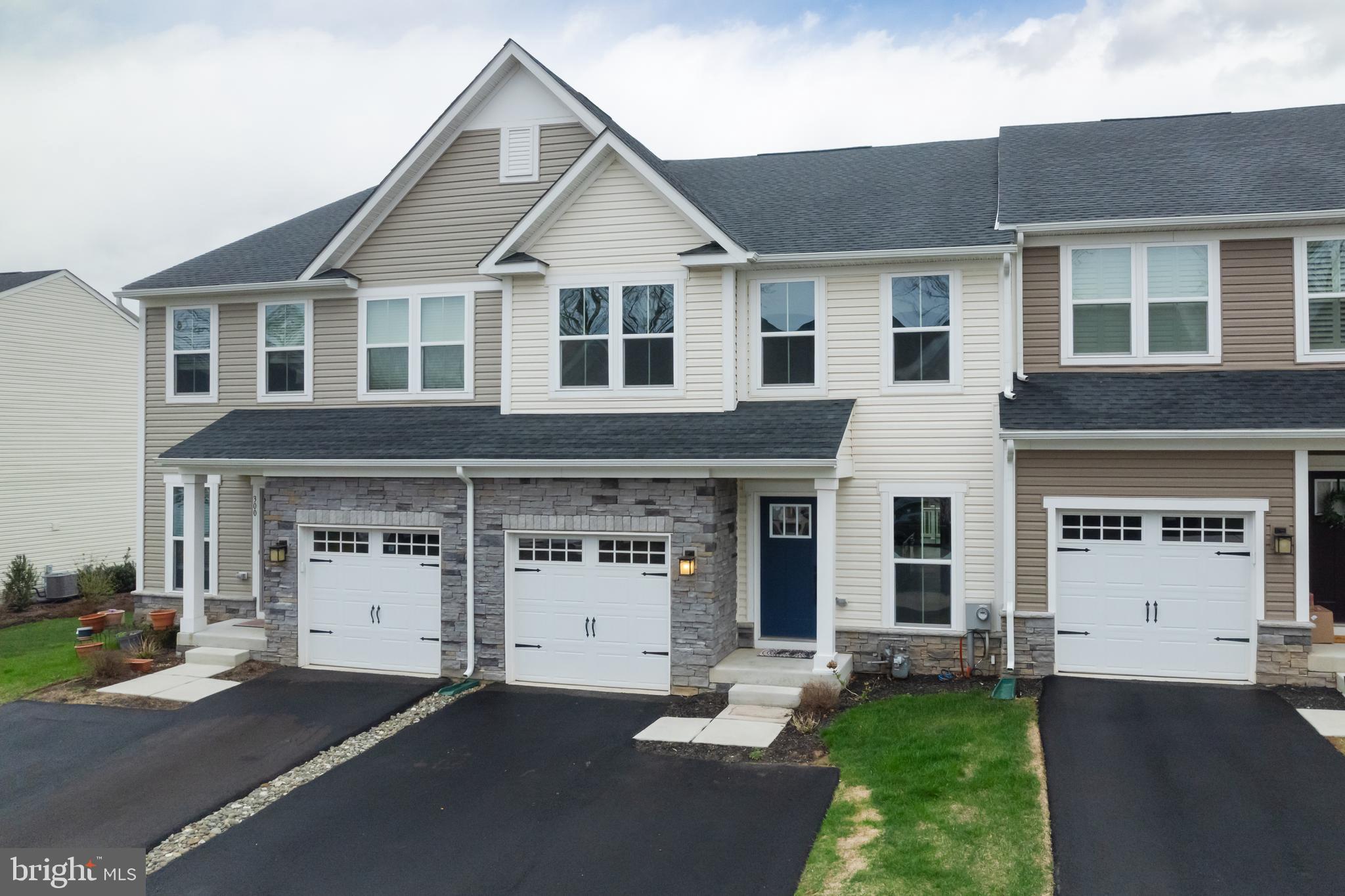 BRADBURY POINT - Residential