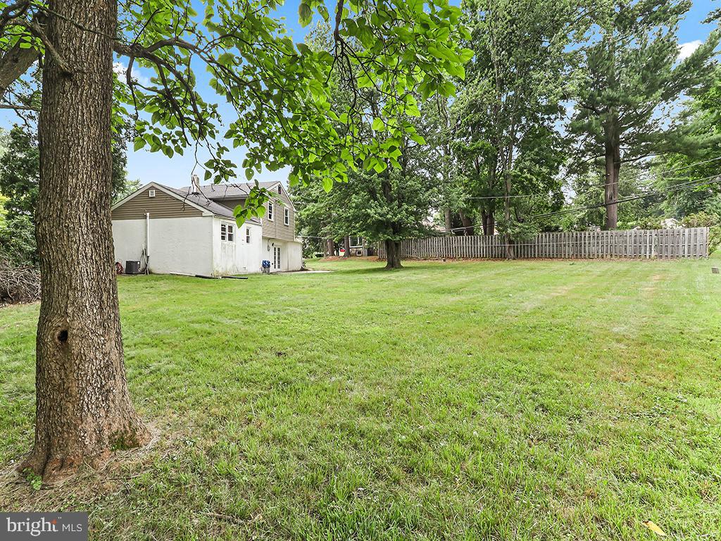 821 SWEETBRIAR DRIVE