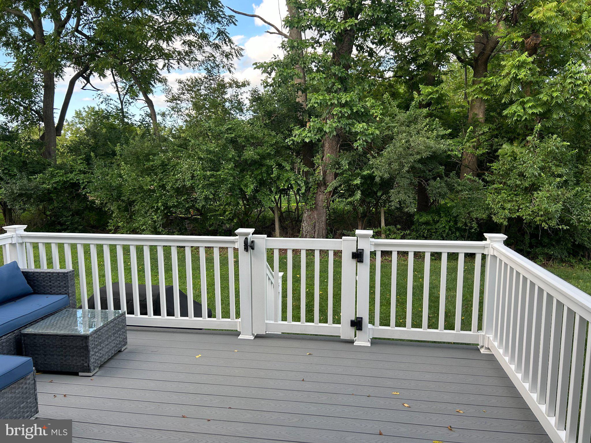 582 CORK CIR