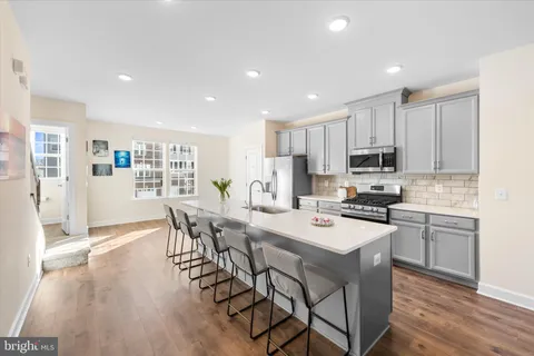 6093 Camerons Ferry Drive, Haymarket, VA MLS: VAPW2088264