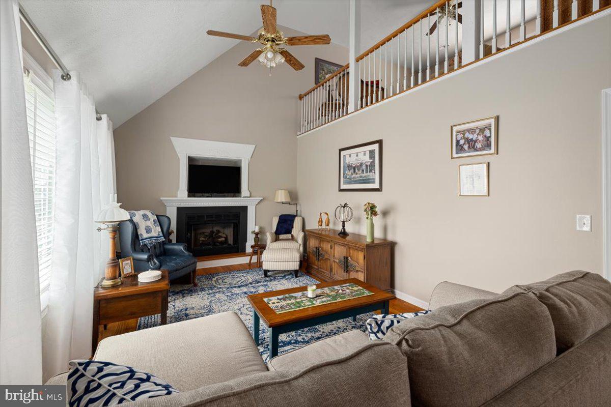 CANTERBURY SQUARE - Residential