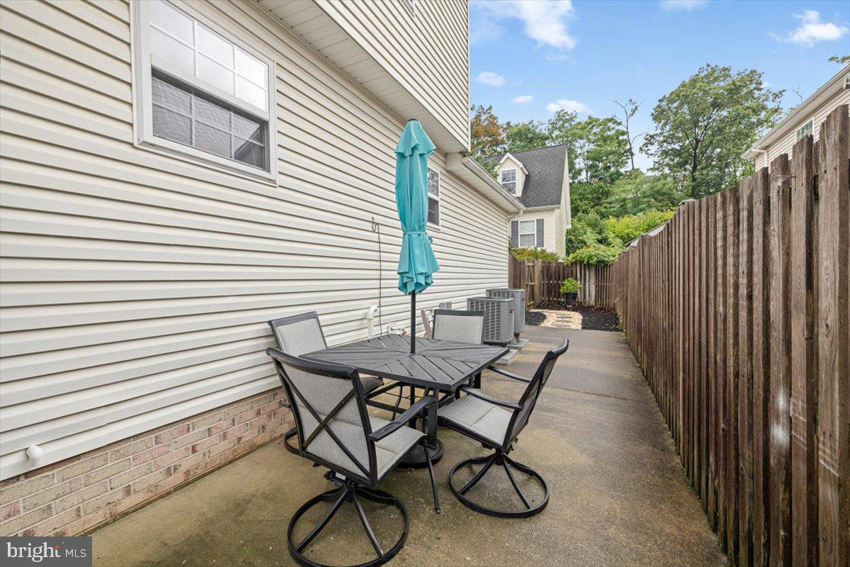 CANTERBURY SQUARE - Residential