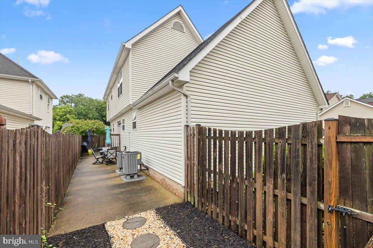 CANTERBURY SQUARE - Residential