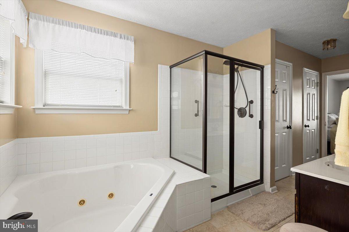 CANTERBURY SQUARE - Residential