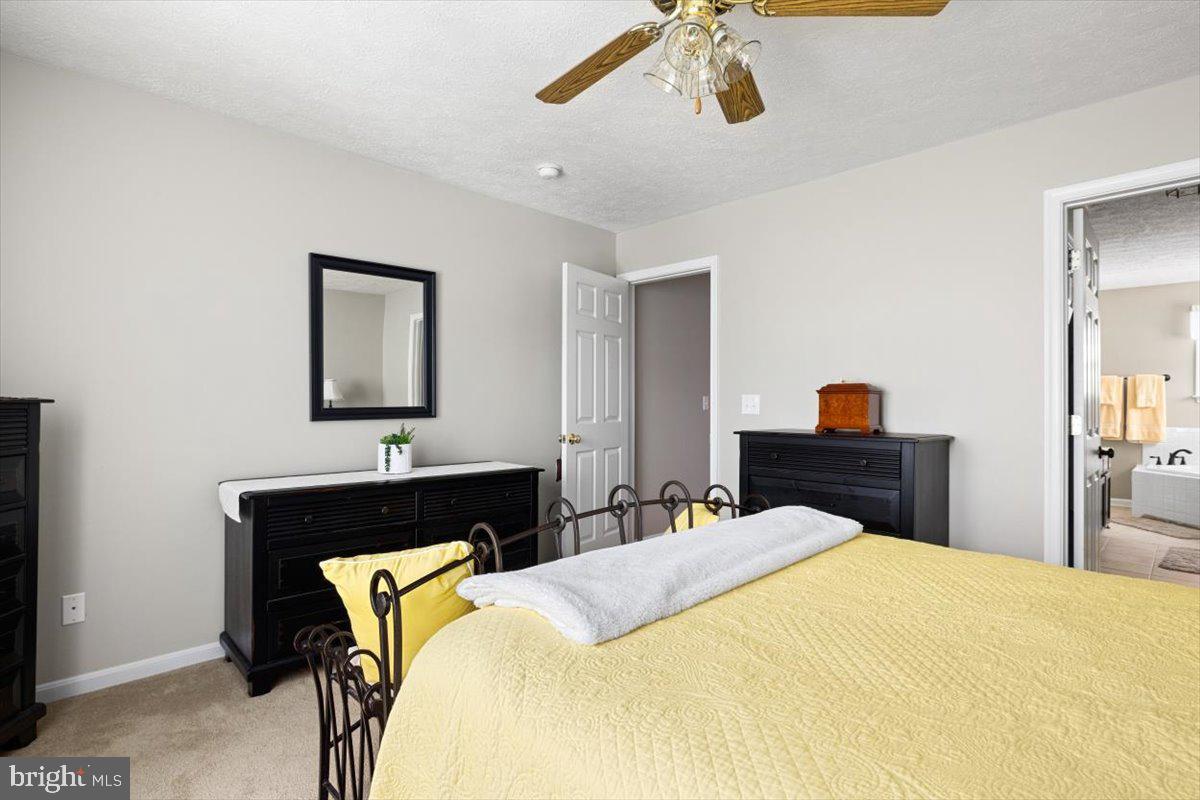 CANTERBURY SQUARE - Residential