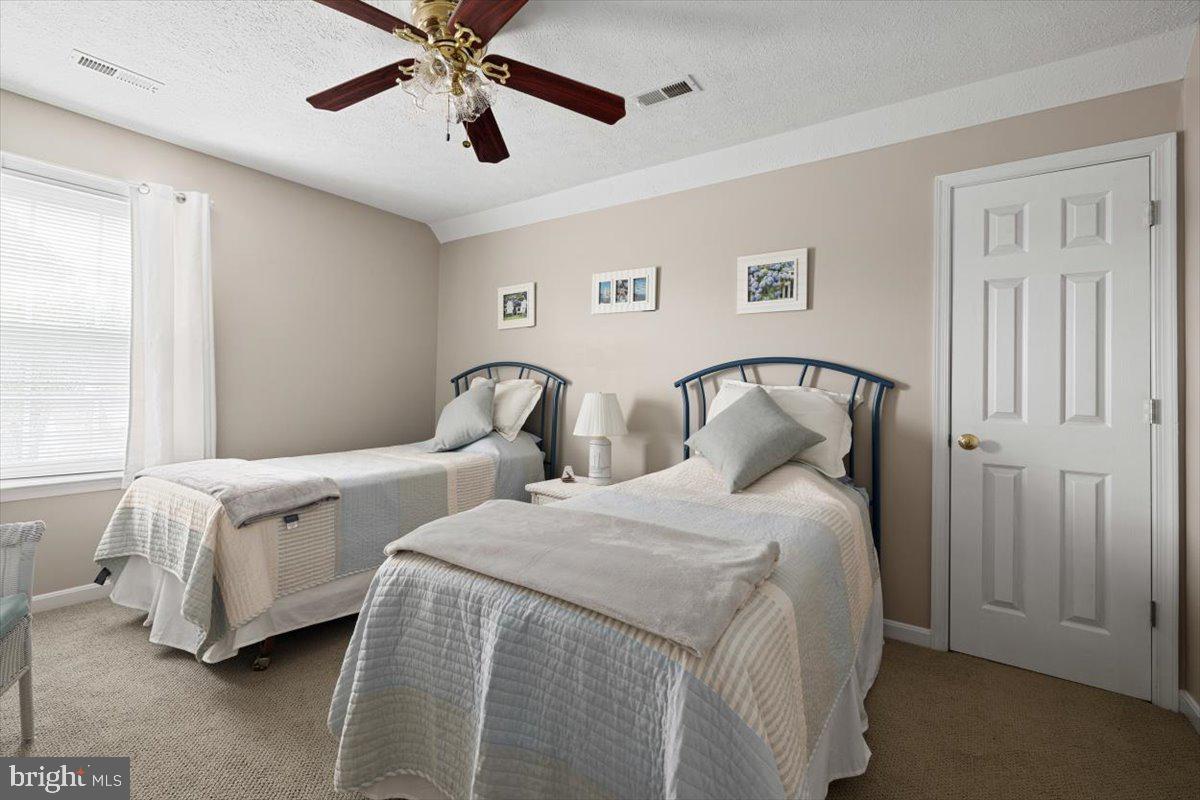 CANTERBURY SQUARE - Residential