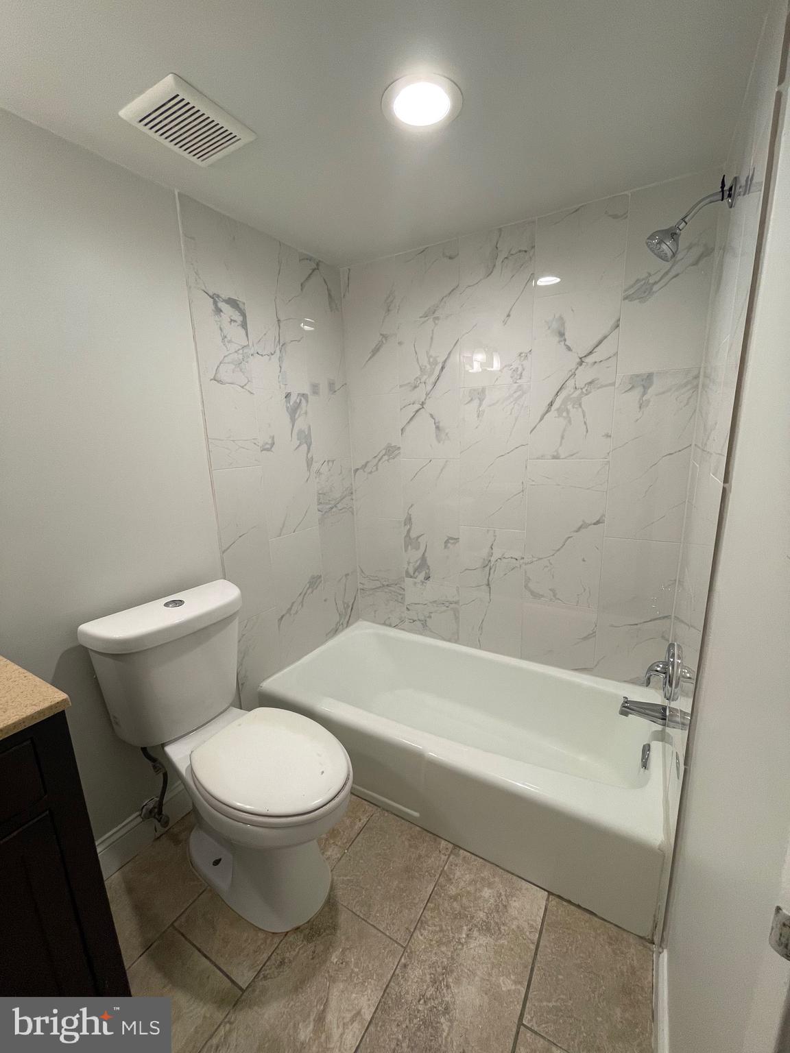 NORMANDIE ON THE LAKE II - Residential