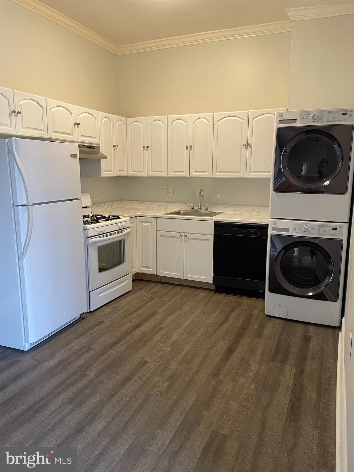 NORMANDIE ON THE LAKE II - Residential