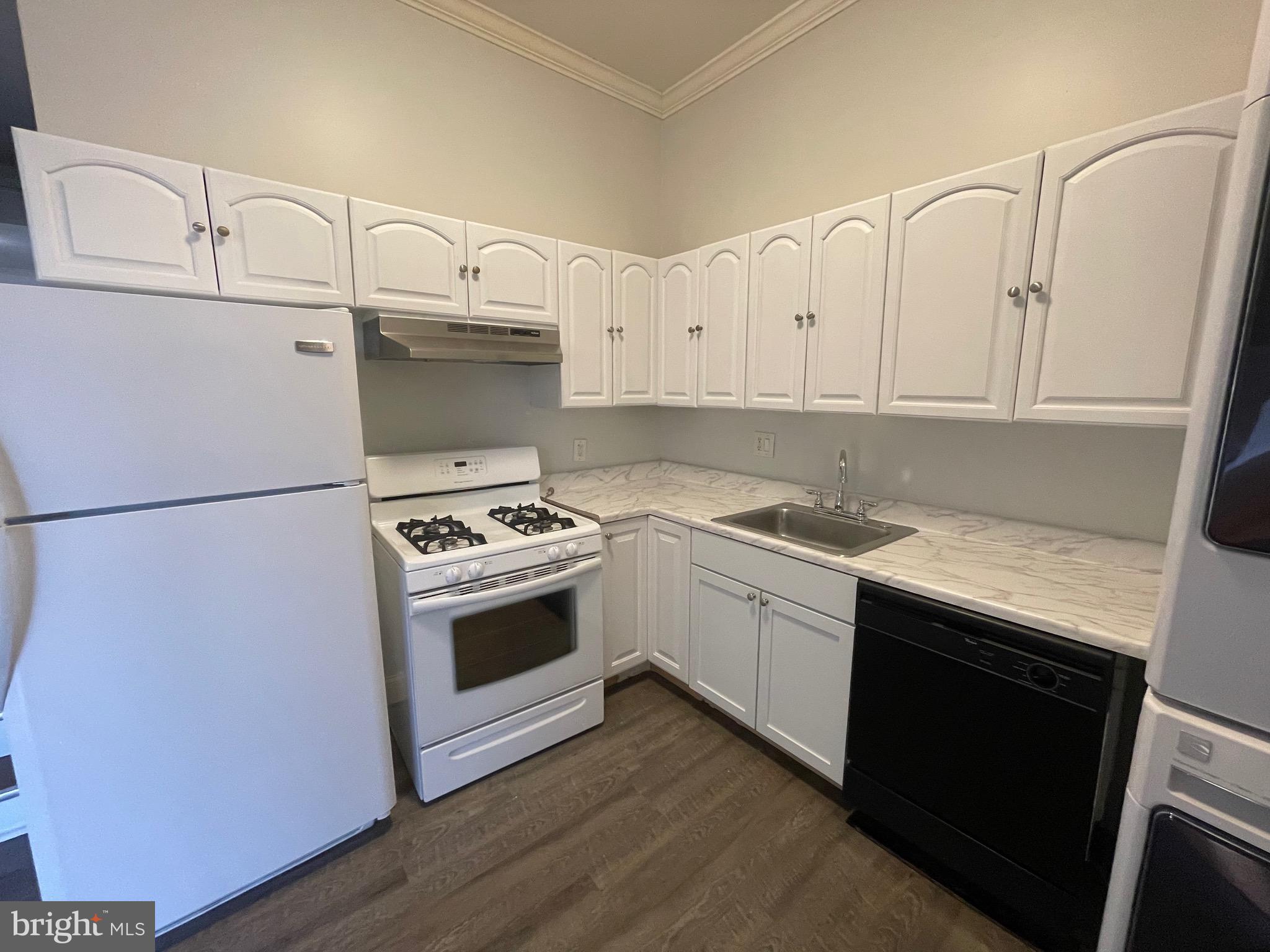 NORMANDIE ON THE LAKE II - Residential