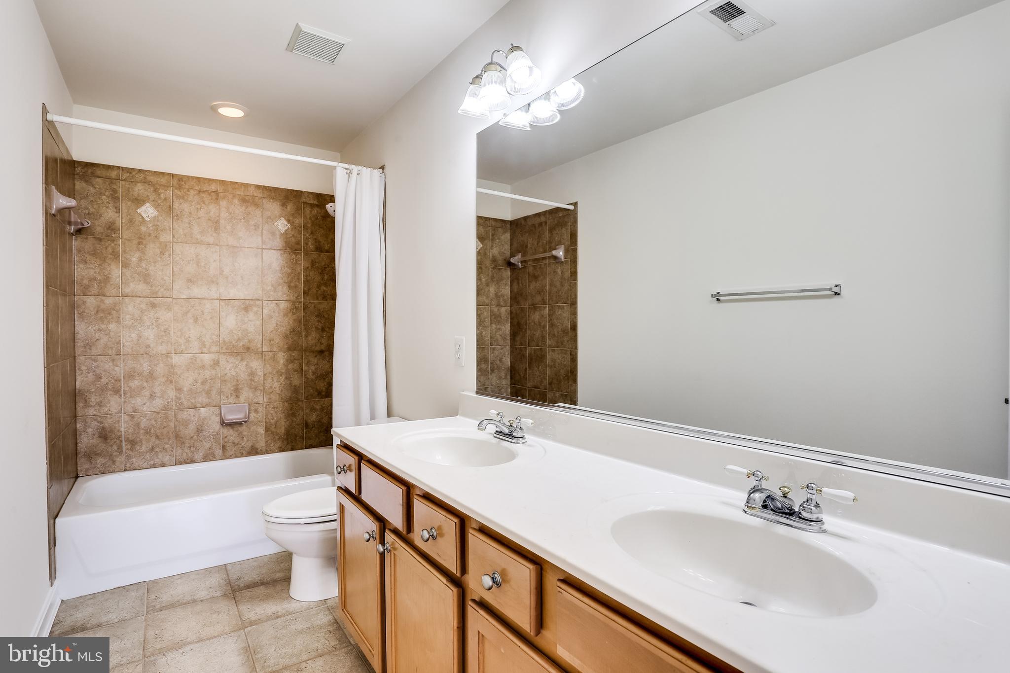 CENTENNIAL ESTATES - Residential Lease