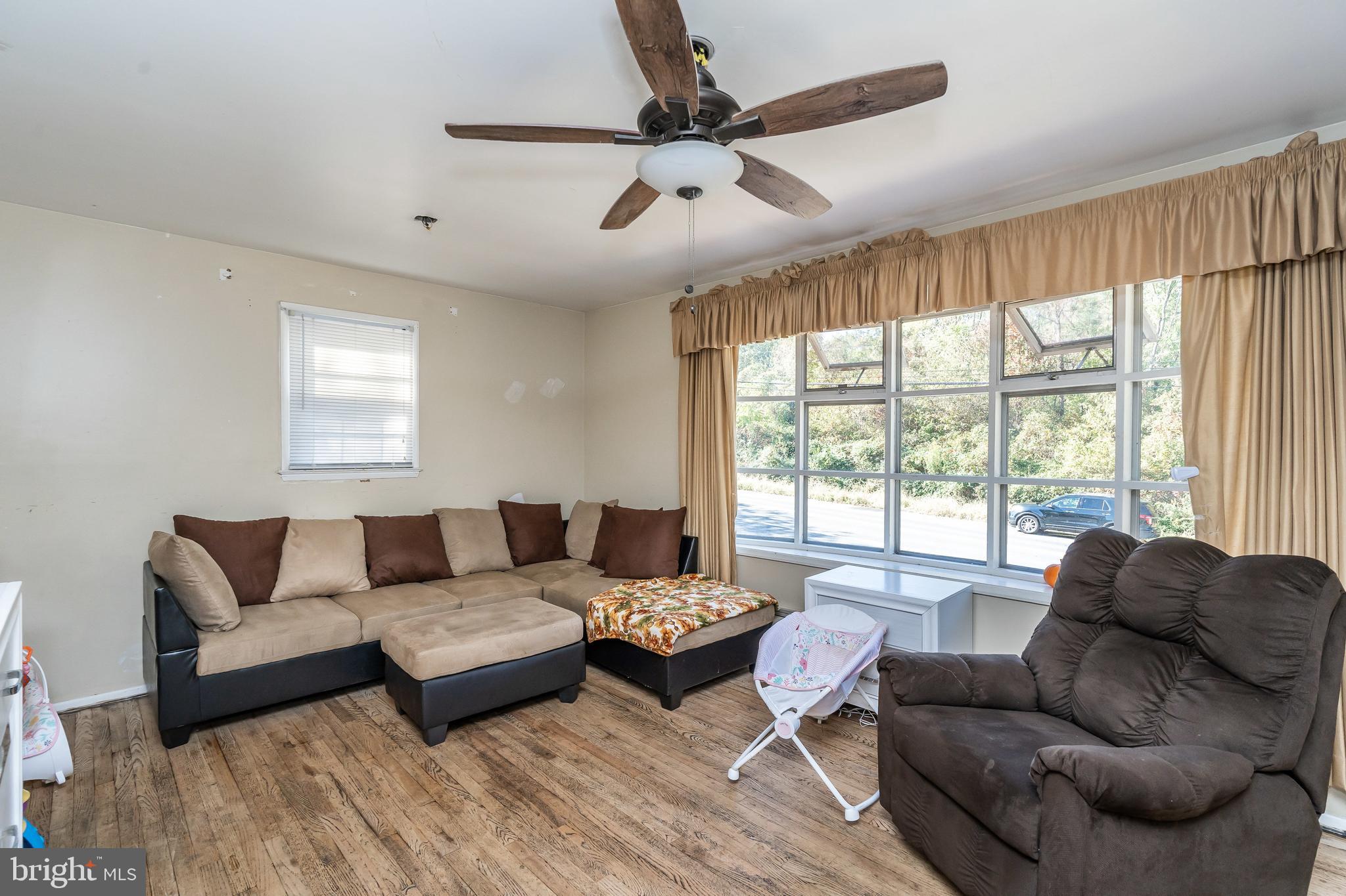 CRESTWOOD - Residential