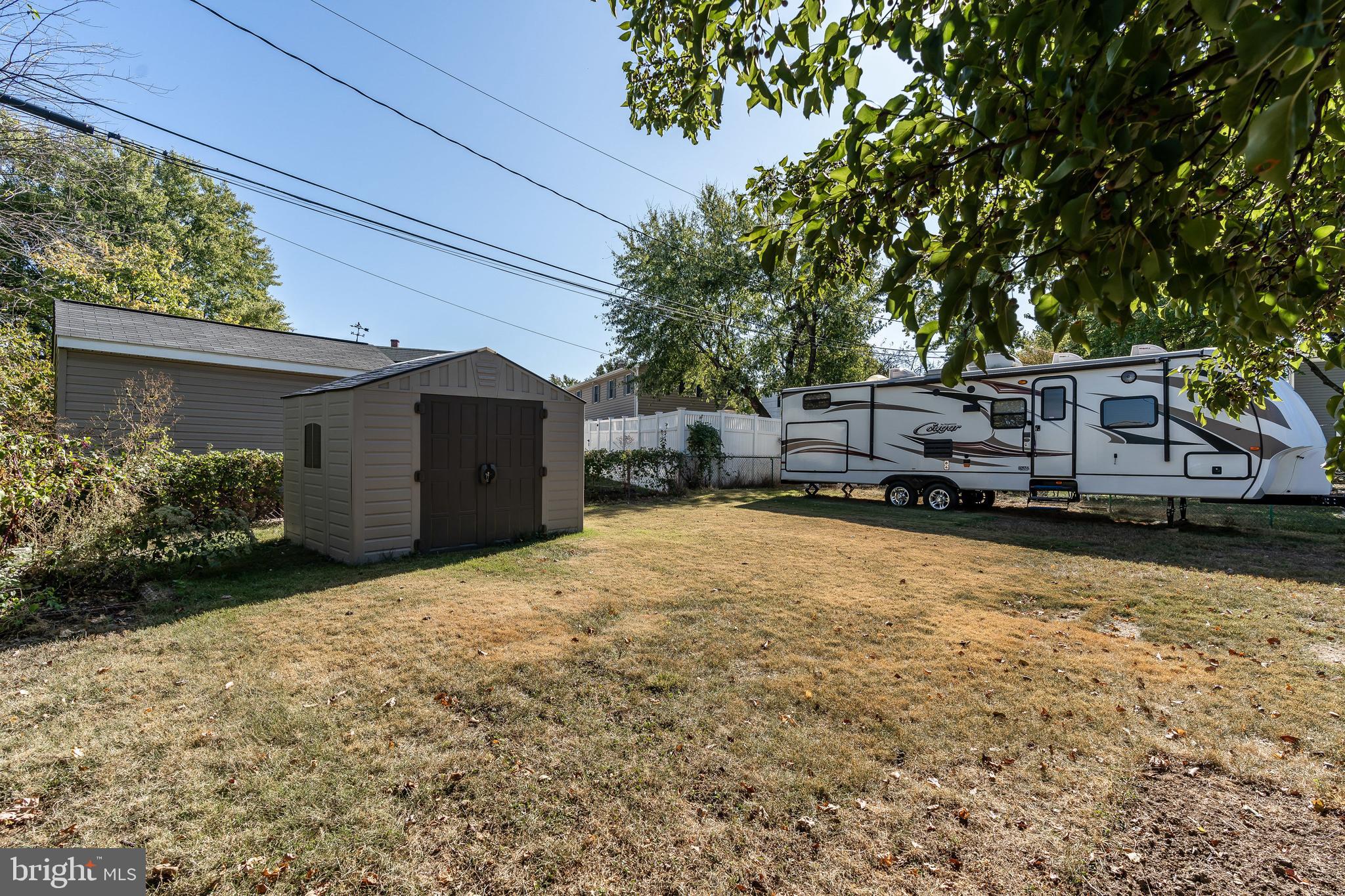 CRESTWOOD - Residential