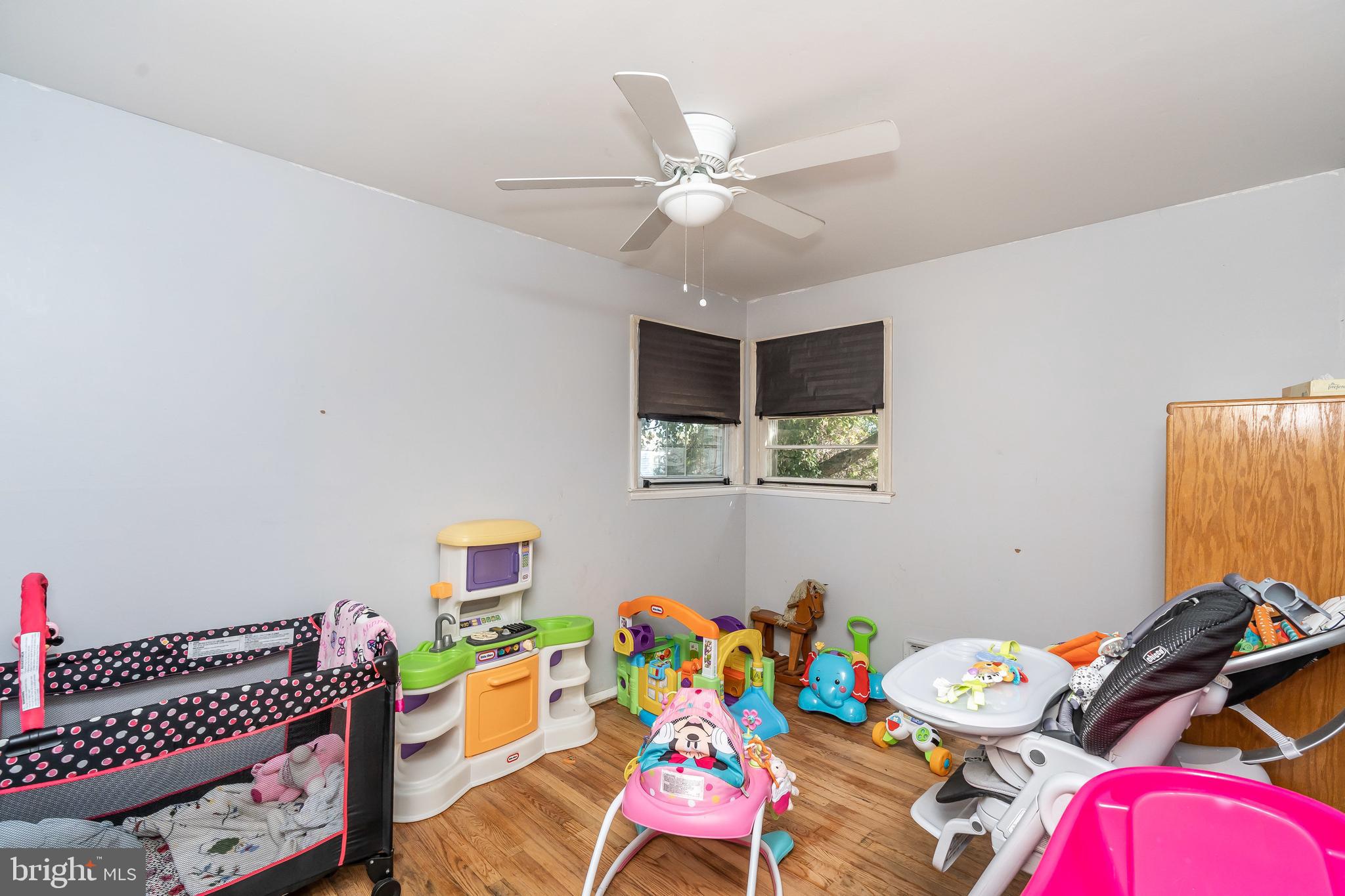 CRESTWOOD - Residential