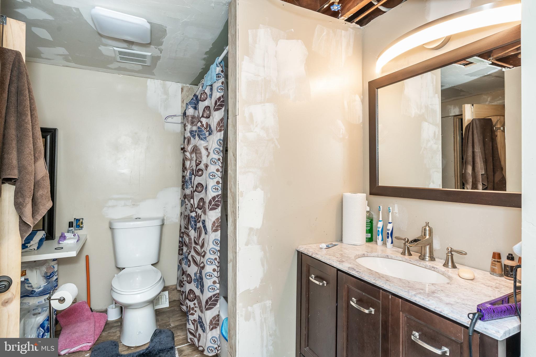 CRESTWOOD - Residential