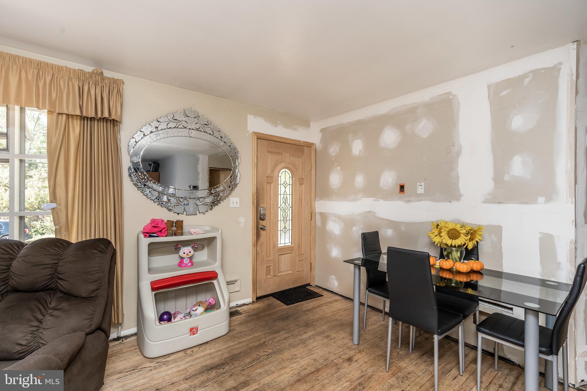 CRESTWOOD - Residential