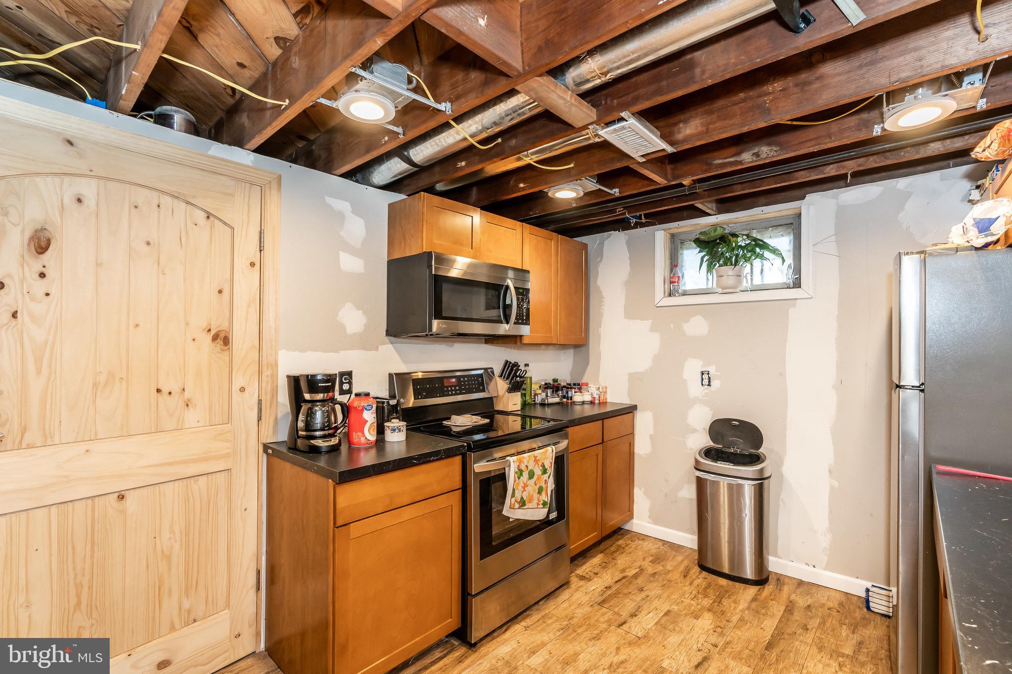 CRESTWOOD - Residential