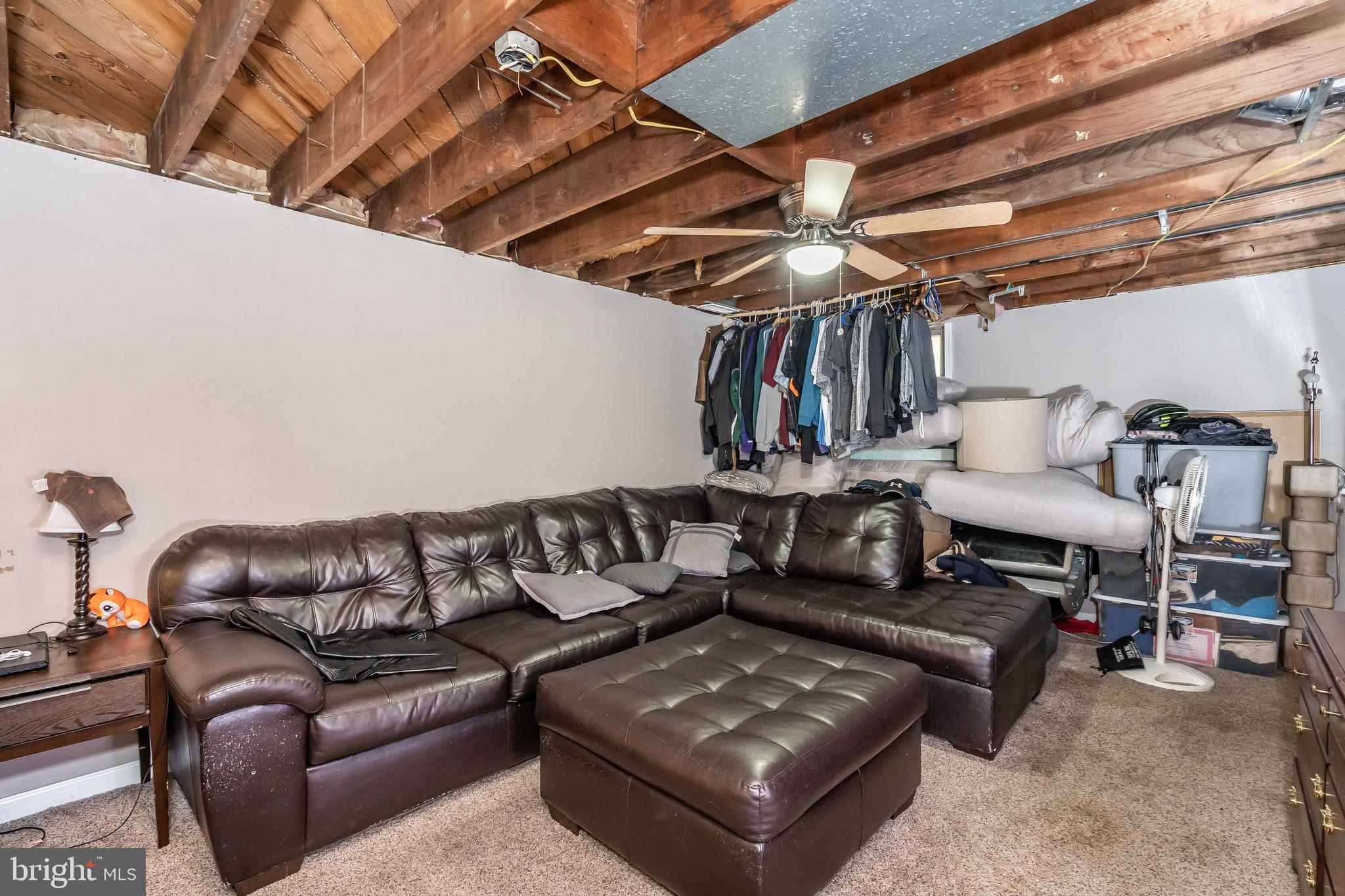 CRESTWOOD - Residential