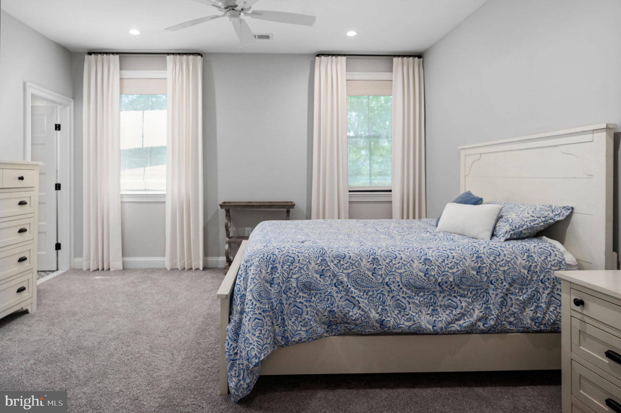 WATER EDGE ESTATES - Residential