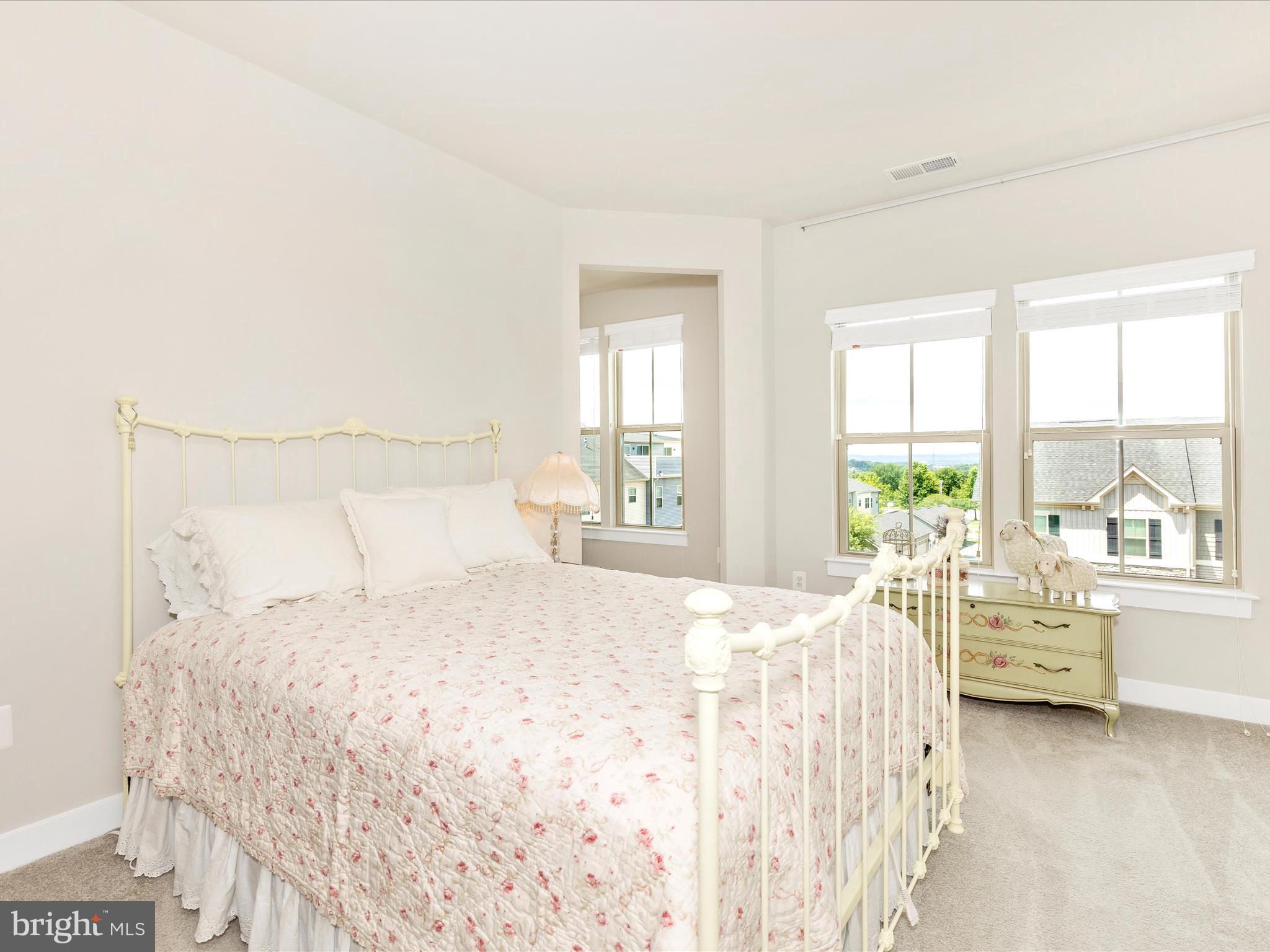 LINGANORE GARDEN CONDOMINIUMS - Residential