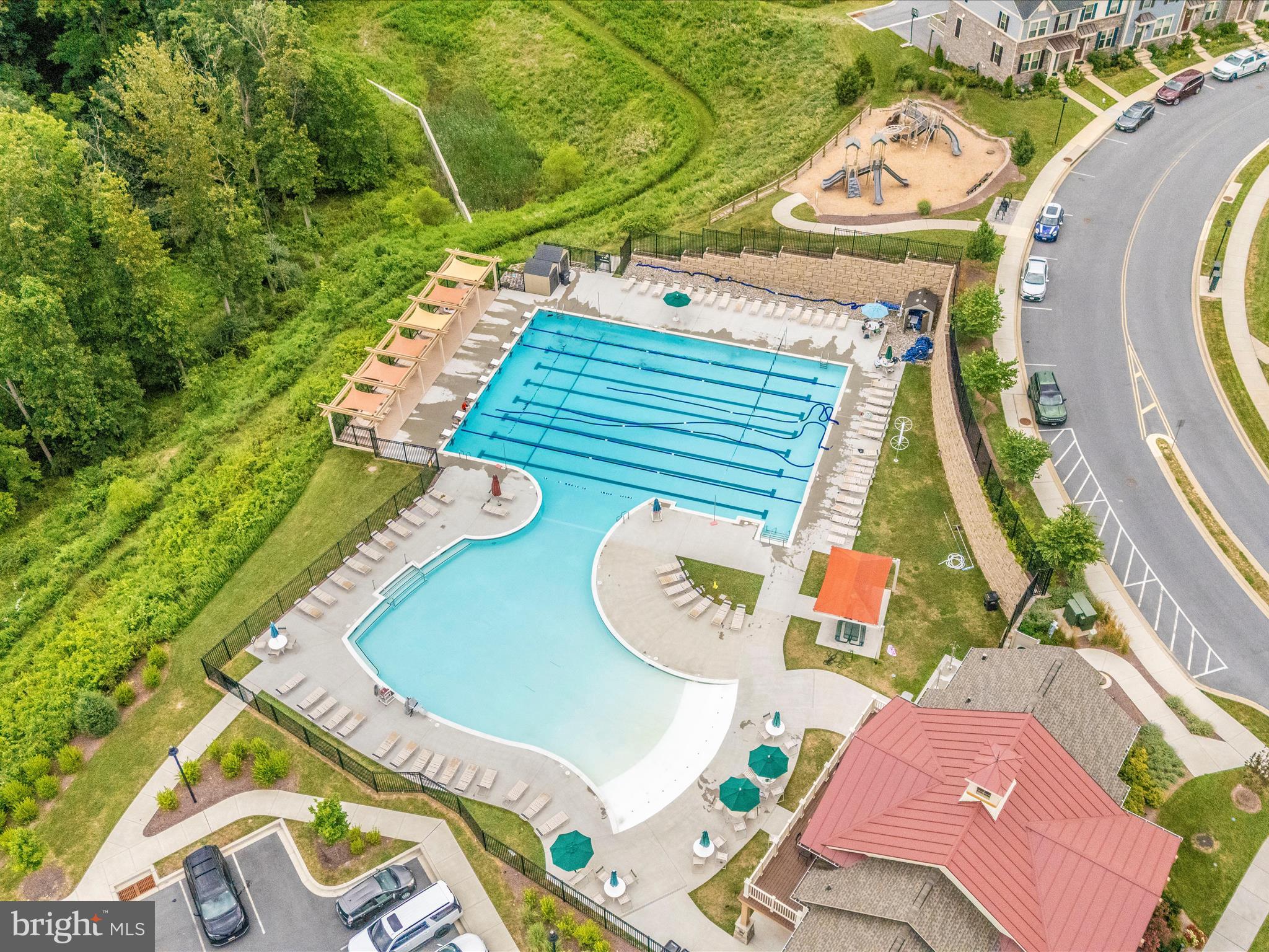 LINGANORE GARDEN CONDOMINIUMS - Residential