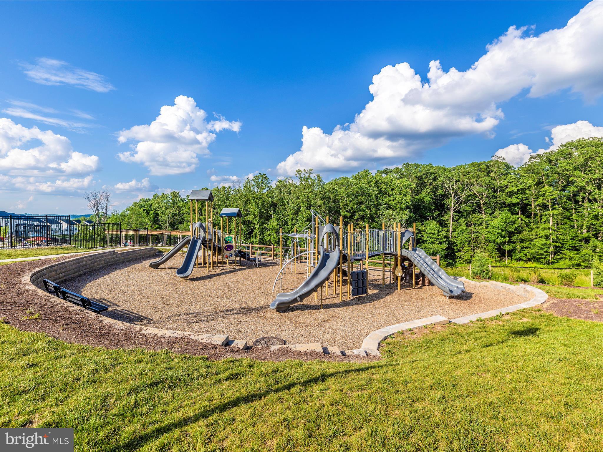 LINGANORE GARDEN CONDOMINIUMS - Residential