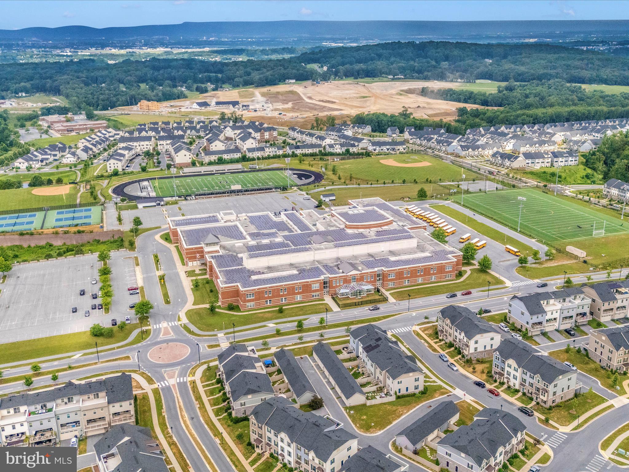 LINGANORE GARDEN CONDOMINIUMS - Residential