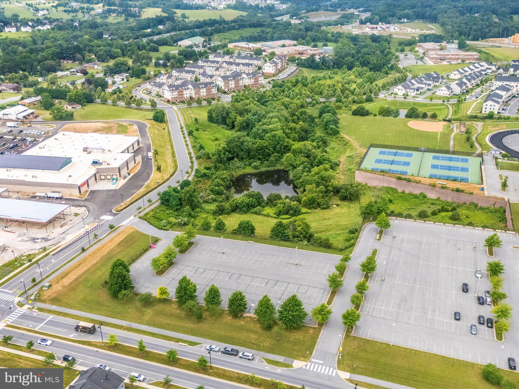 LINGANORE GARDEN CONDOMINIUMS - Residential