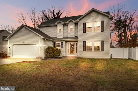 90 Atlantis Avenue, Manahawkin, NJ MLS: NJOC2032608