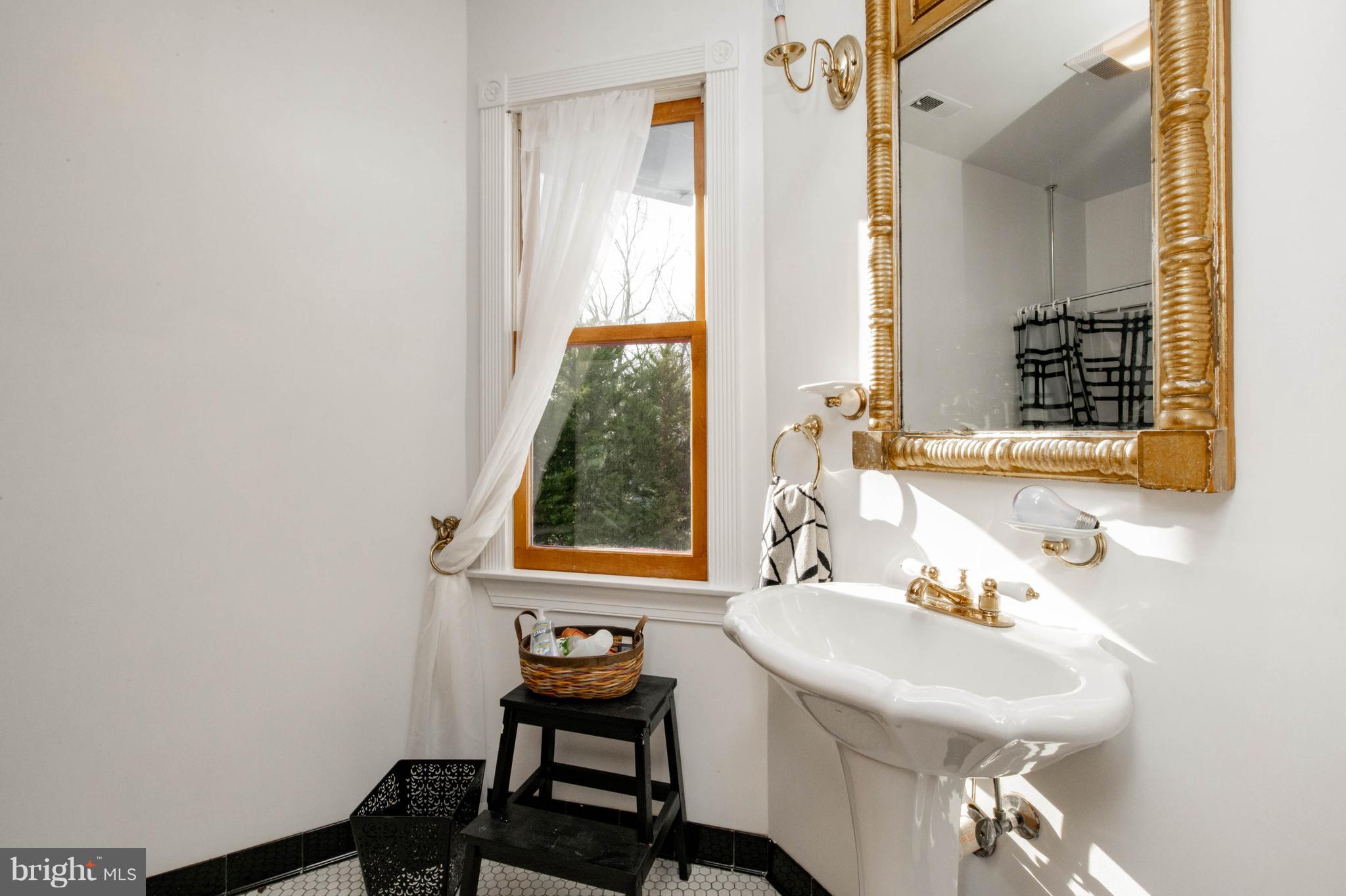 WEST ANNAPOLIS - Residential