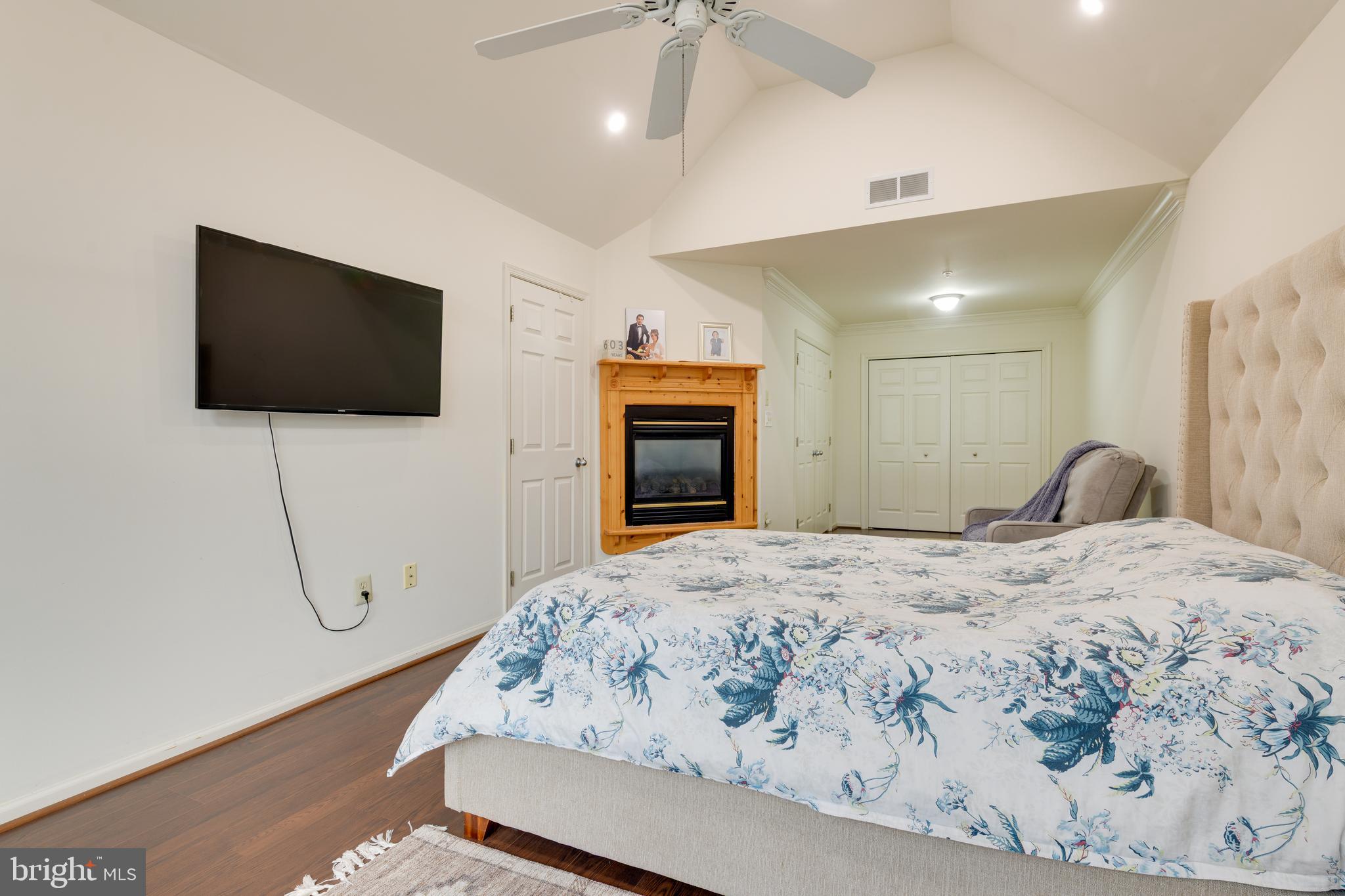 THE WOODS AT WAYNE - Residential Lease