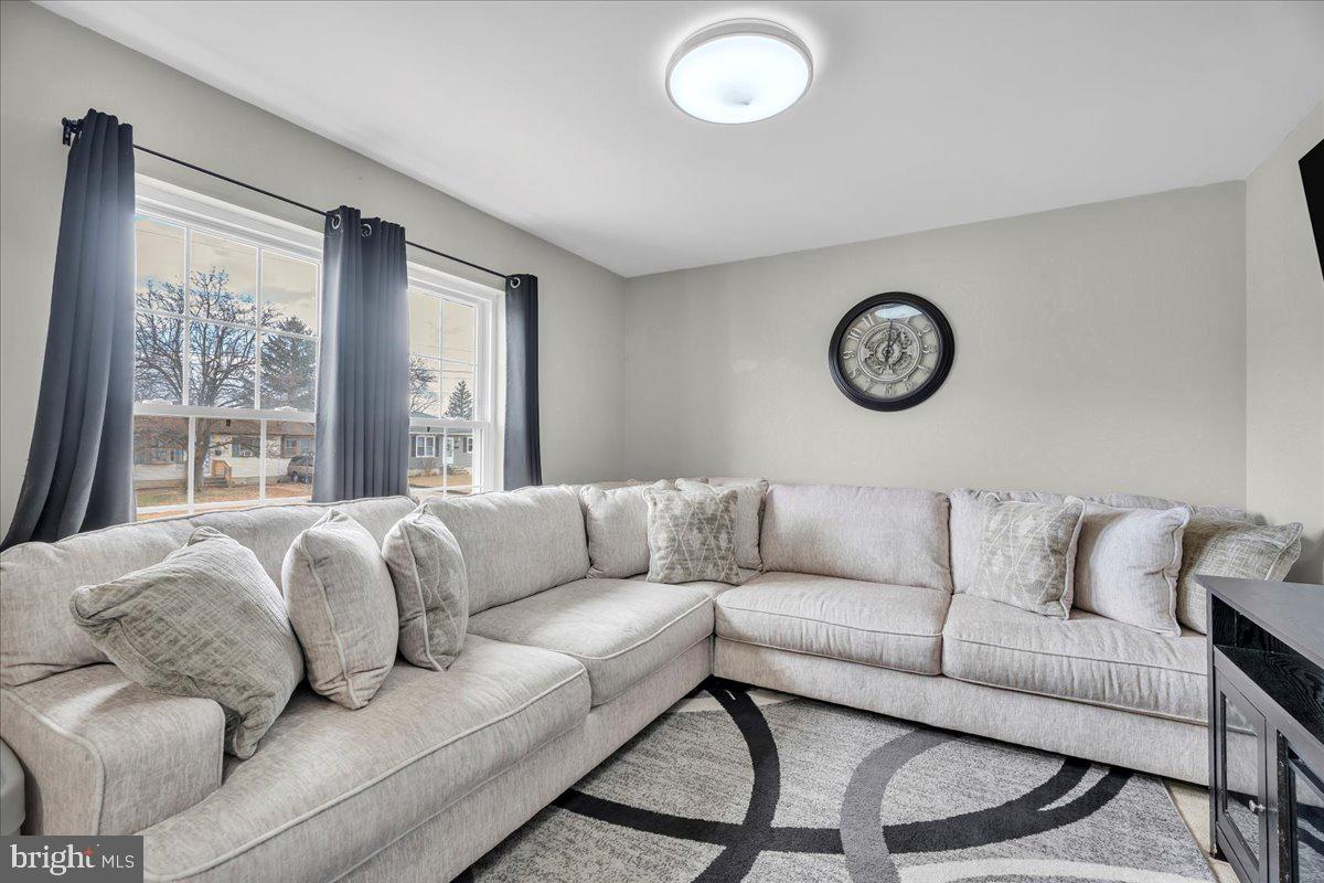 120 GREENWICH AVENUE