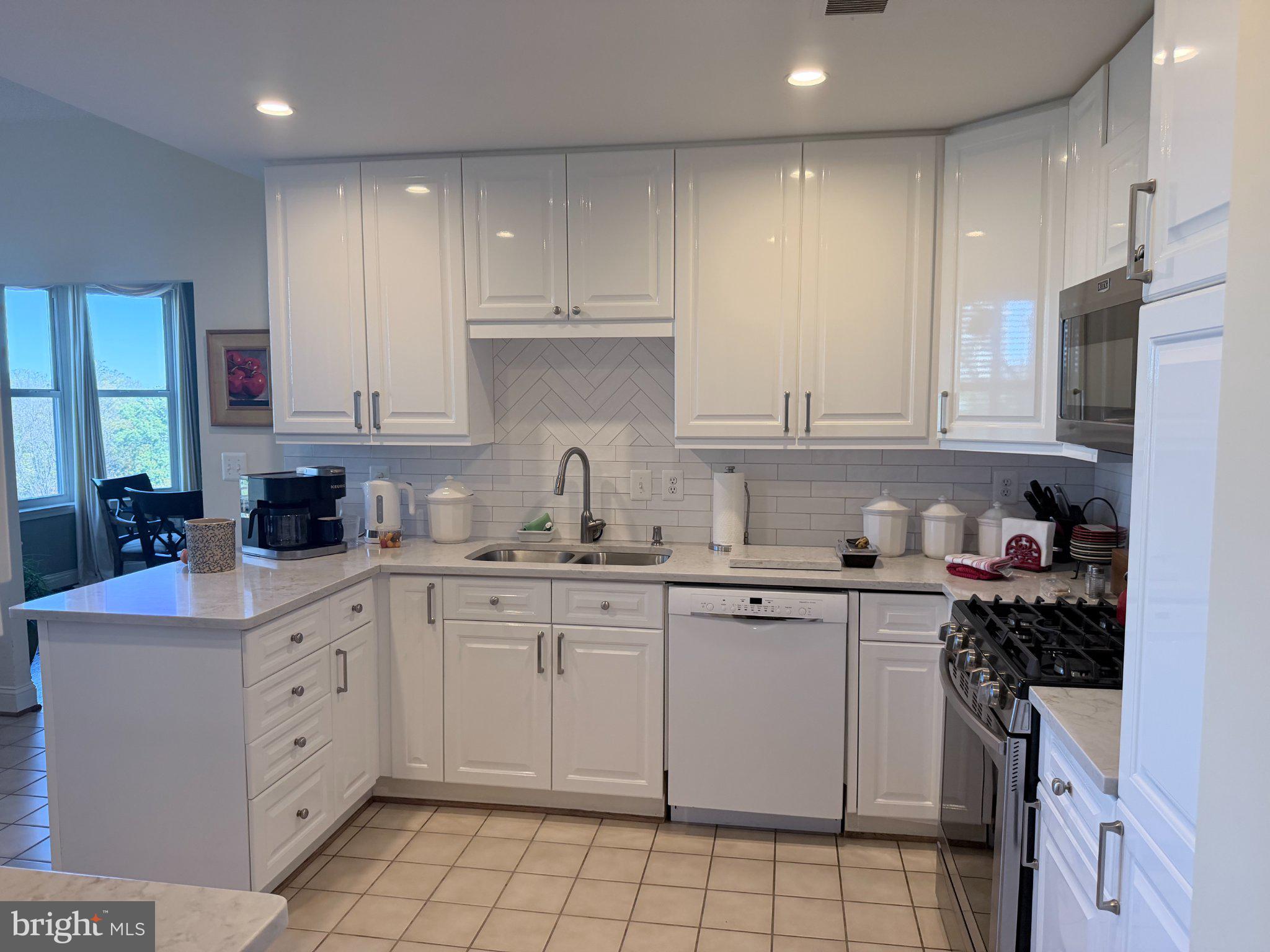 11776 STRATFORD HOUSE PLACE 706