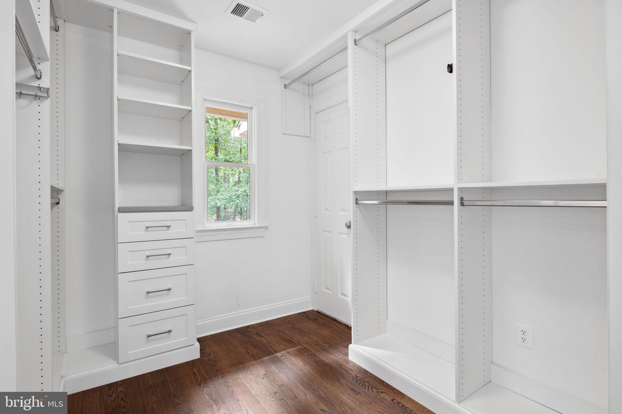 BEACH MILL HILL - Residential