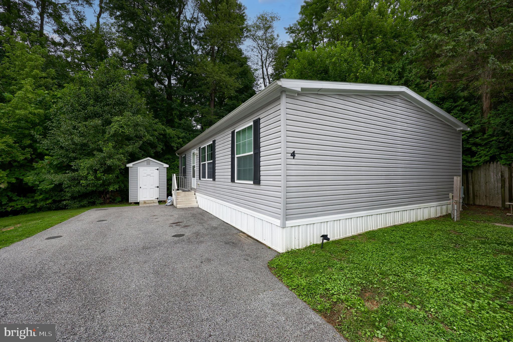 4 BRACKBILL COURT