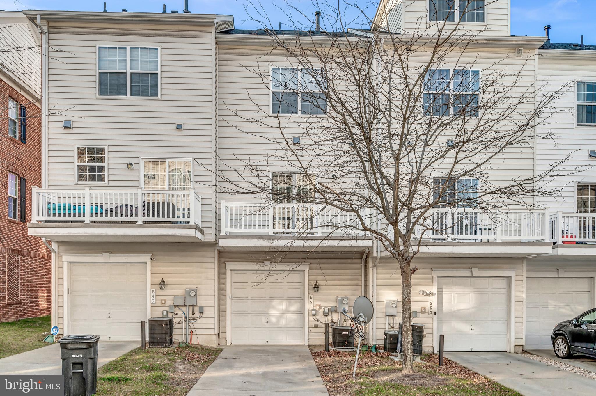 VICTORY PROMENADE - Residential Lease