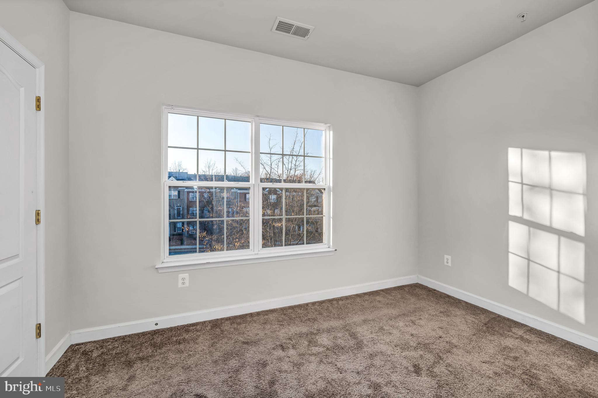 VICTORY PROMENADE - Residential Lease