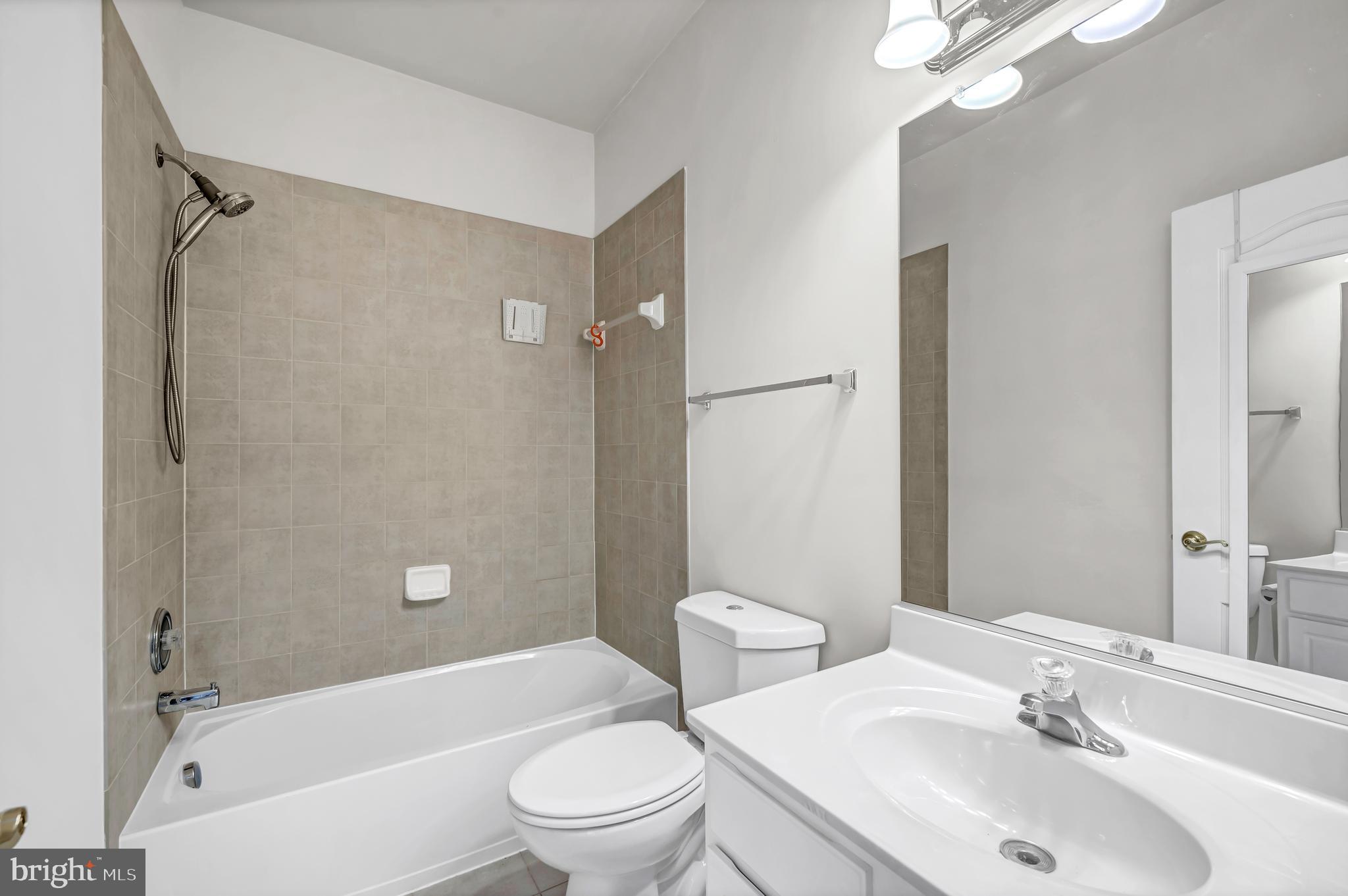 VICTORY PROMENADE - Residential Lease