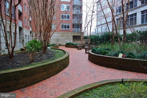 Condo For Rent - 820 N Pollard Street #515<br/> ARLINGTON, VA 22203